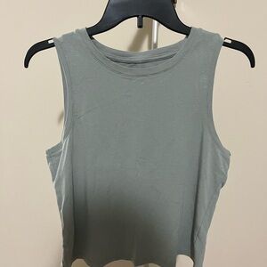 Old Navy Women's Tank Top in Light Gray